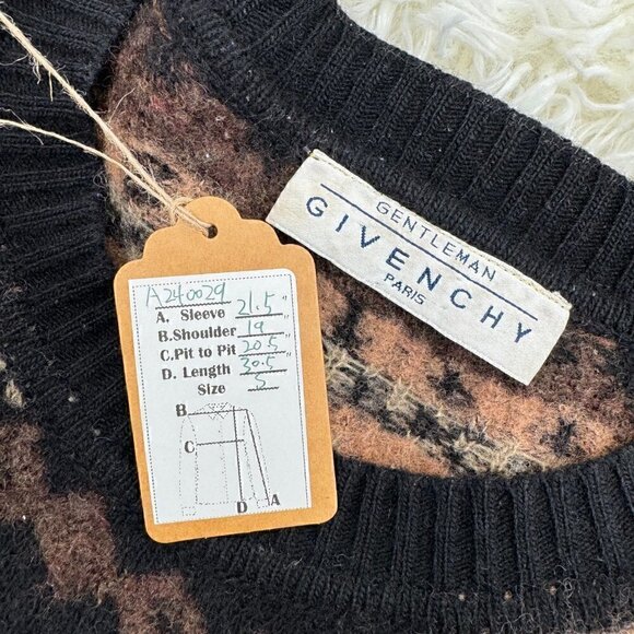 Givenchy Vintage Unisex Sweater - Picture 3 of 10